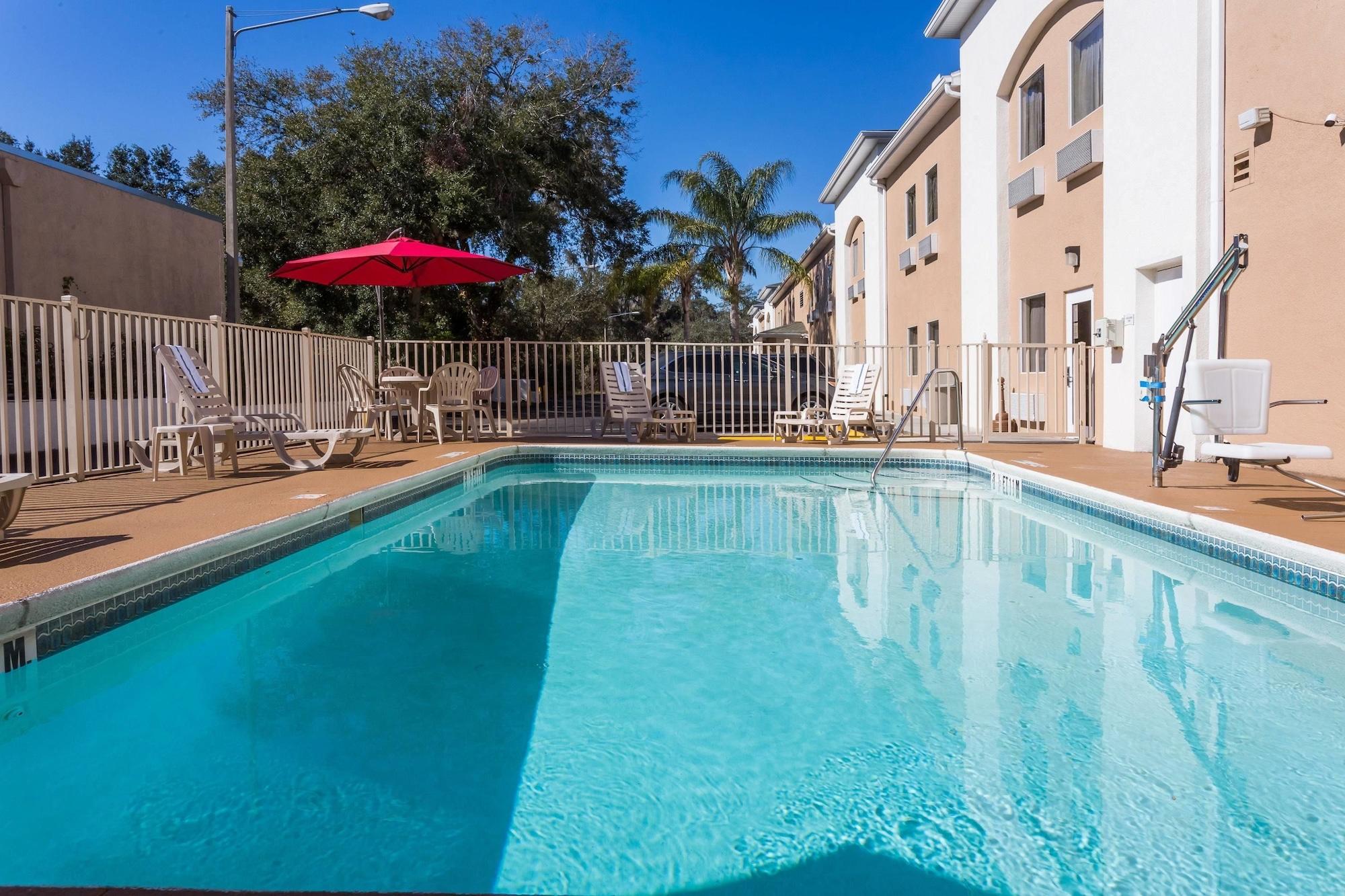 Quality Inn Zephyrhills-Dade City Exterior photo
