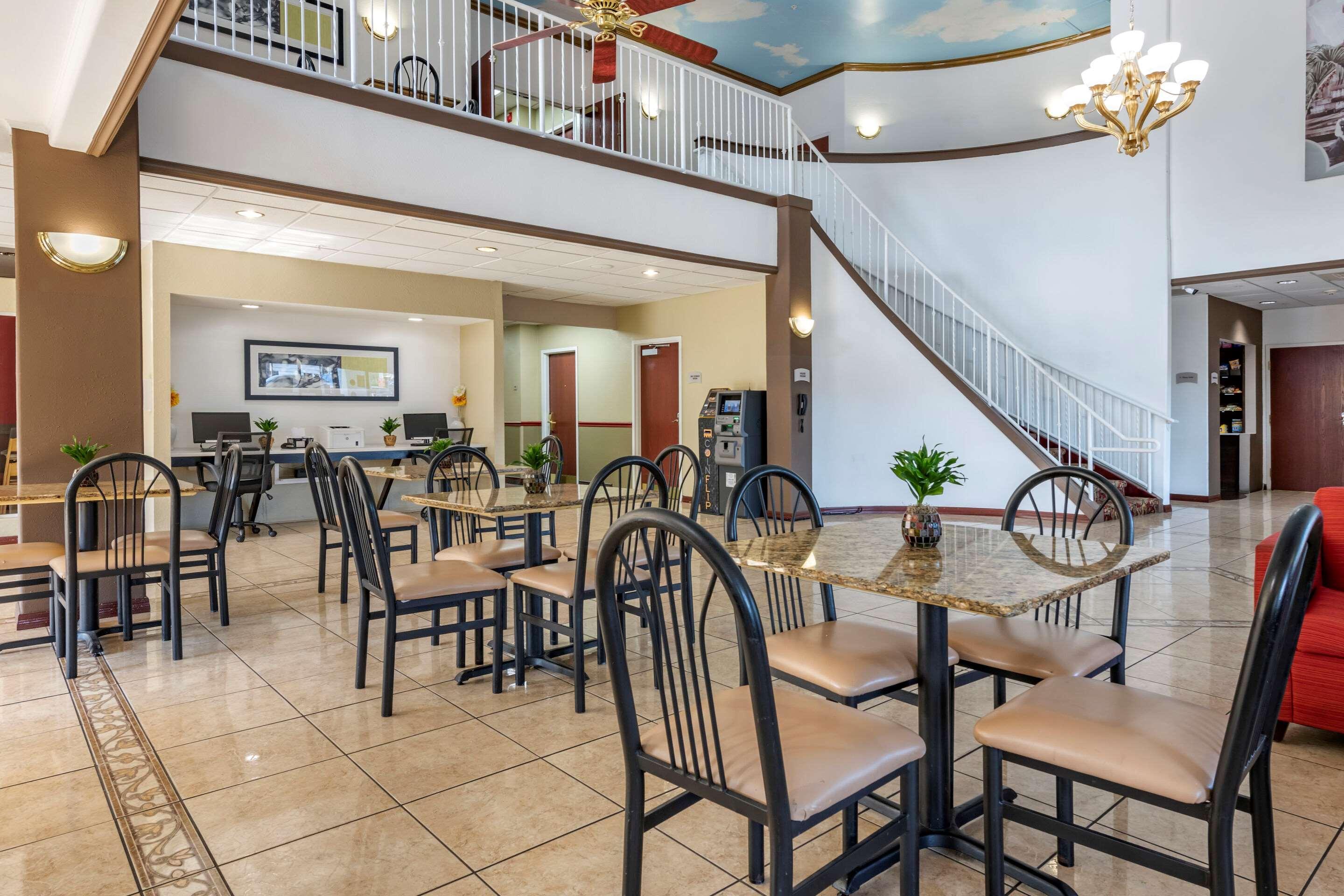 Quality Inn Zephyrhills-Dade City Exterior photo