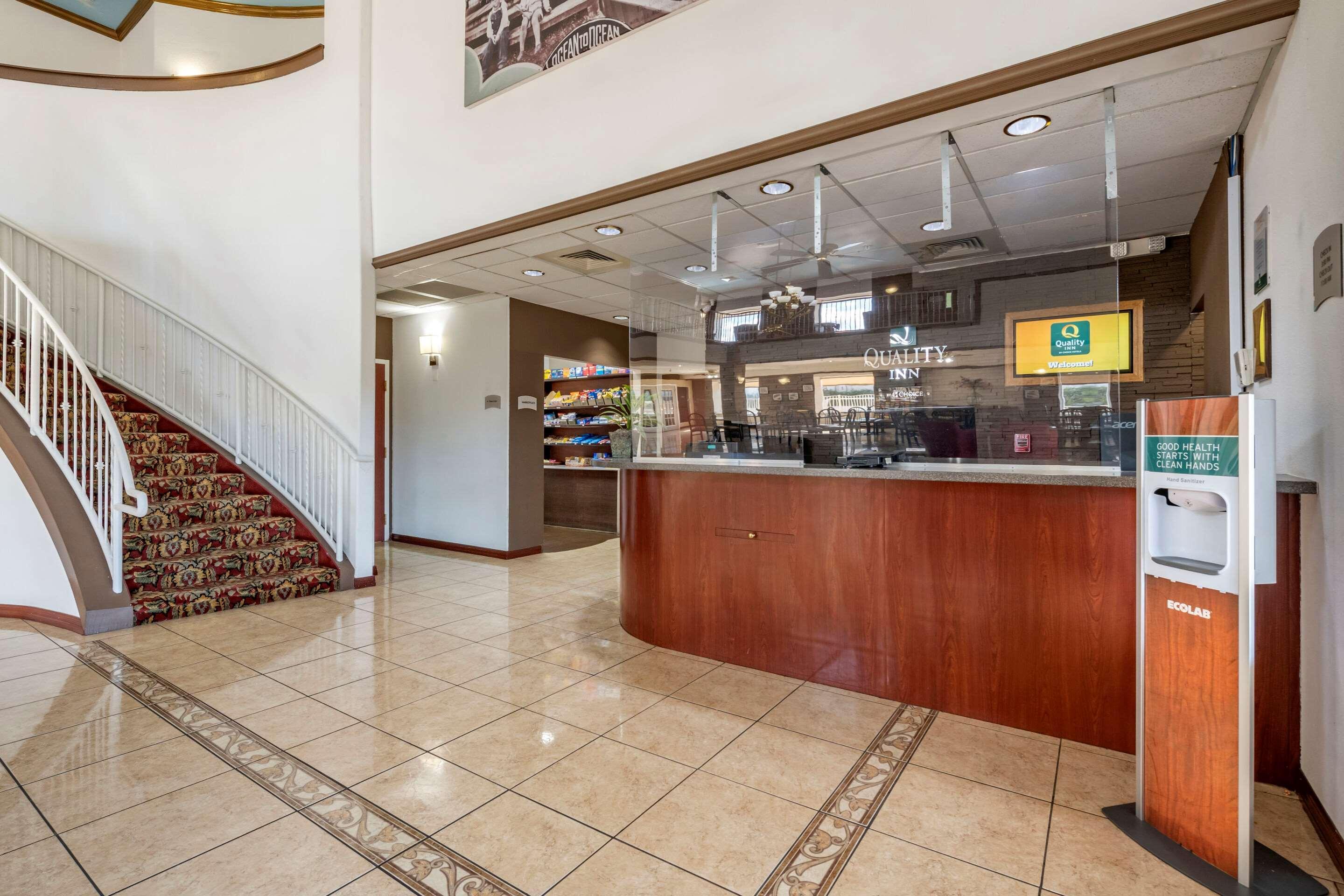 Quality Inn Zephyrhills-Dade City Exterior photo