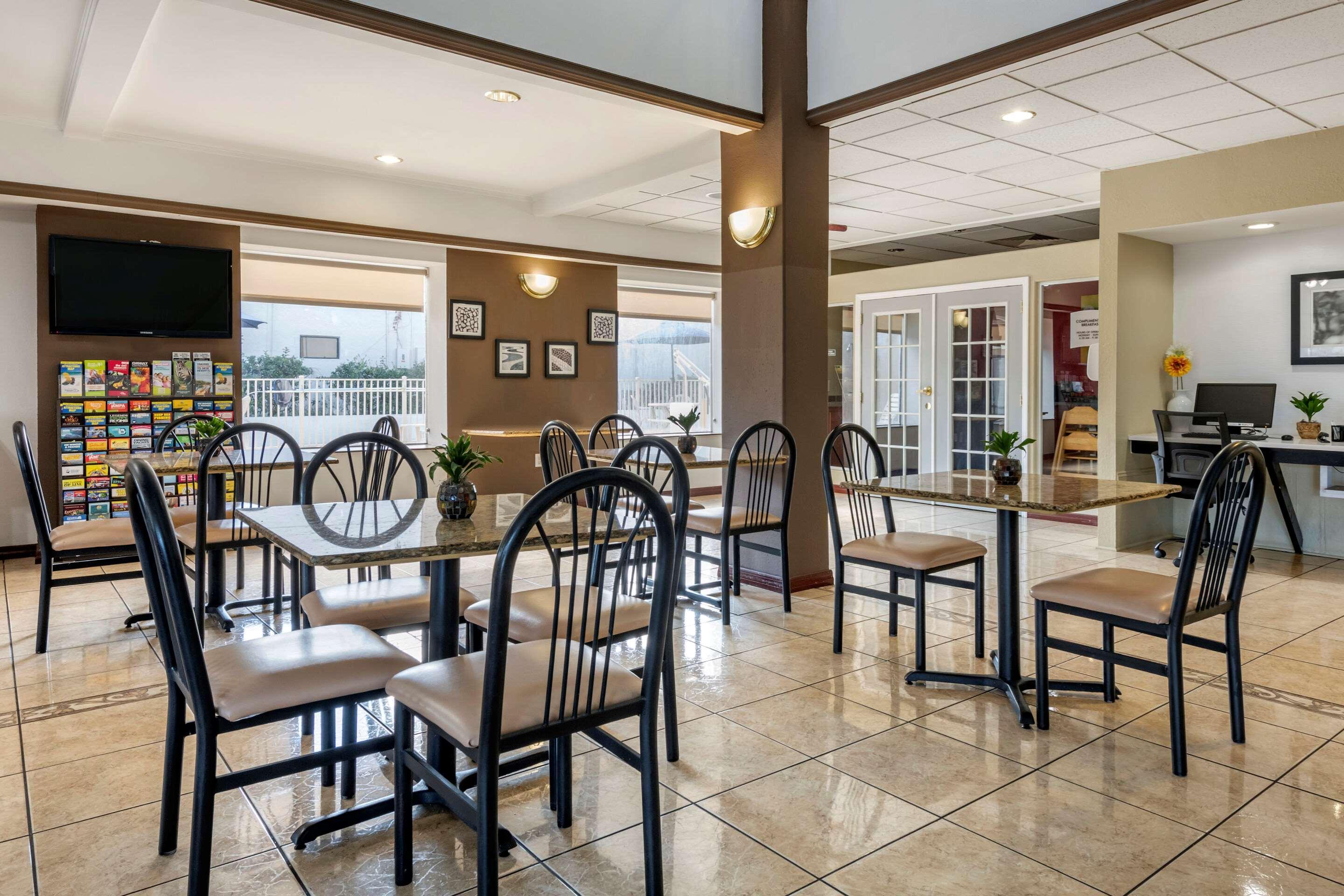 Quality Inn Zephyrhills-Dade City Exterior photo