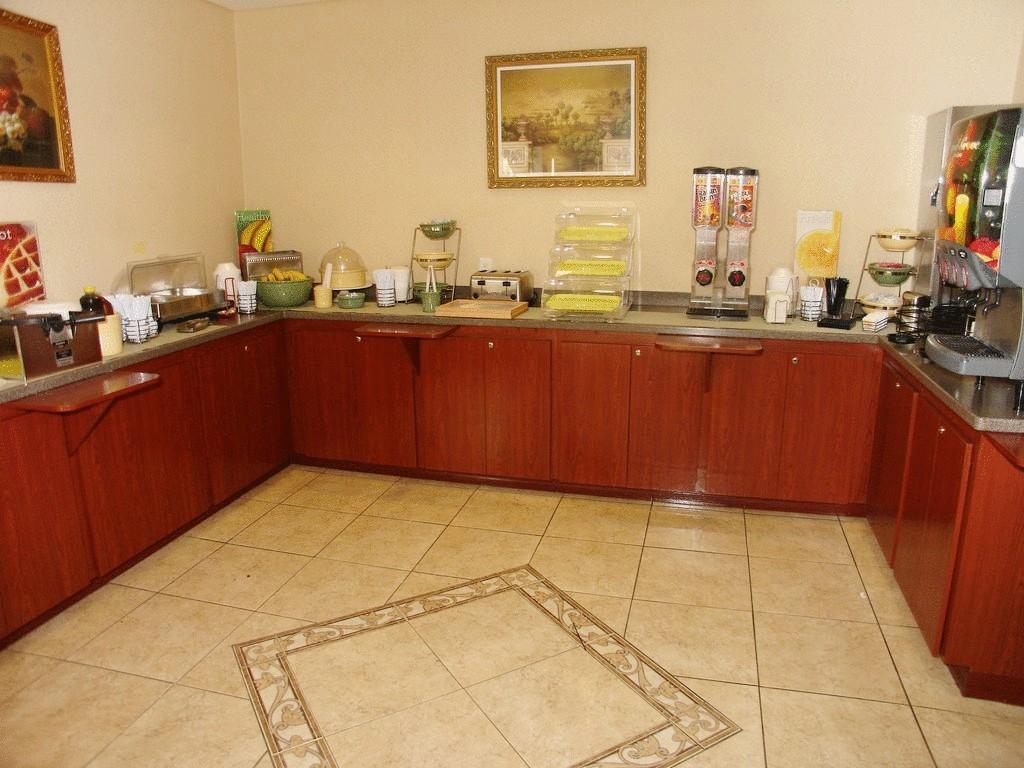 Quality Inn Zephyrhills-Dade City Exterior photo